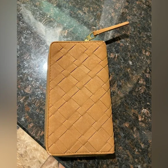 Target Universal Thread Wallet - Picture 2 of 3